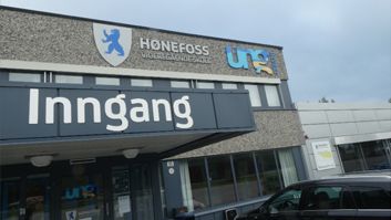 Hønefoss Videregående skole inngangsparti